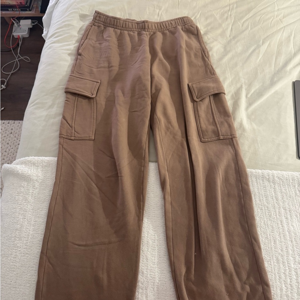 Brown aritzia cargo style sweatpants